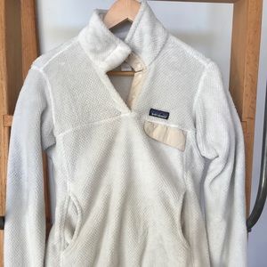 Women’s white Patagonia snap pullover